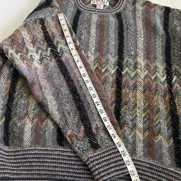 Vintage Jantzen Sport sweater L
Made in Taiwan - Picture 11 of 11